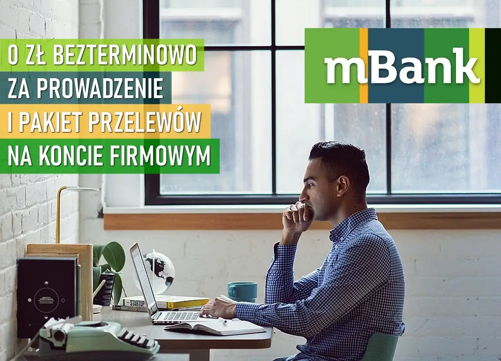 Przedsiębiorca z grafiką o promocji 0 zł za konto firmowe w mBanku